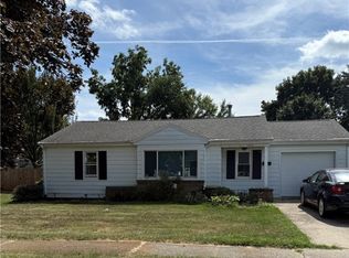 1314 Sussex Rd, Troy, OH 45373