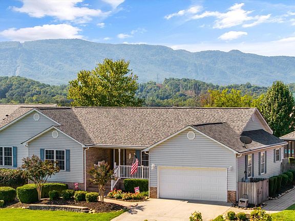 3rd image of 1639 Cavet Dr