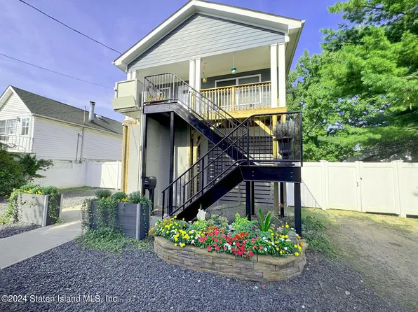 135 Beachview Ave, Staten Island, NY 10306
