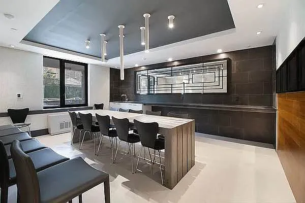 Rented by Artur Gutman, LREB | media 16