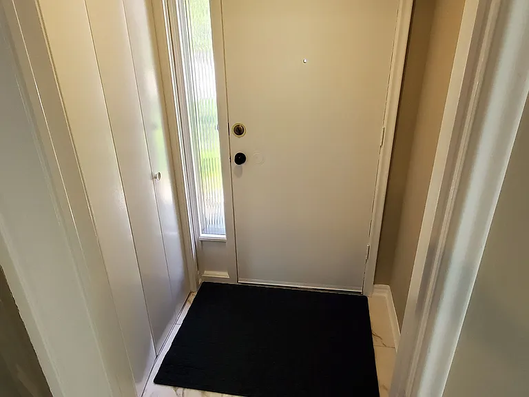 169 Yorkview Dr #1 — Photo 4