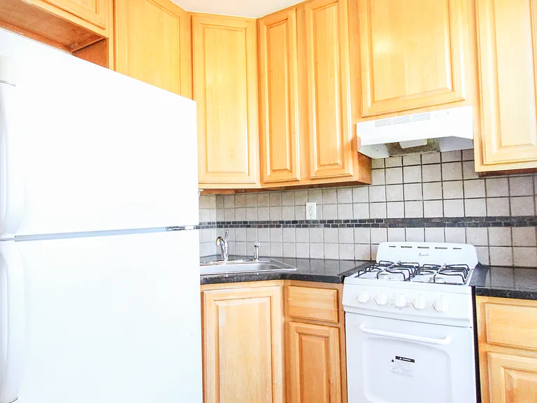 35 2nd St #3 — Photo 8