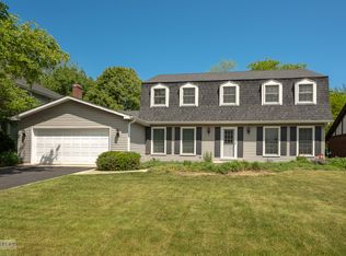 22W364 McCarron Rd, Glen Ellyn, IL 60137