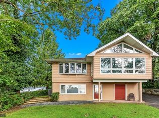 211 Dupont Ave, Hopatcong, NJ 07843