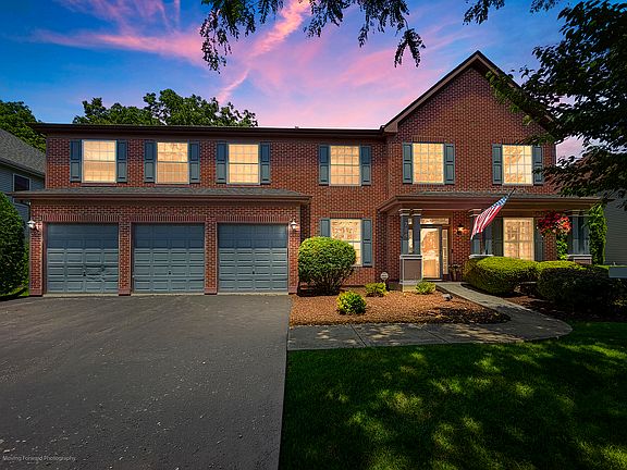 3rd image of 784 Lindsey Ln