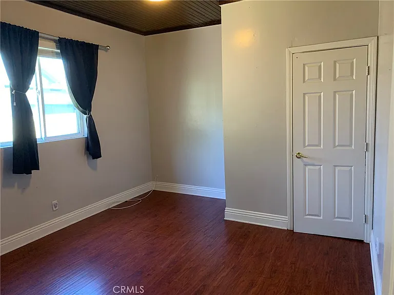 507 W State St — Photo 35