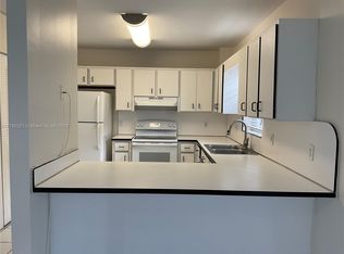 2050 NE 140th St APT 11, North Miami Beach, FL 33181
