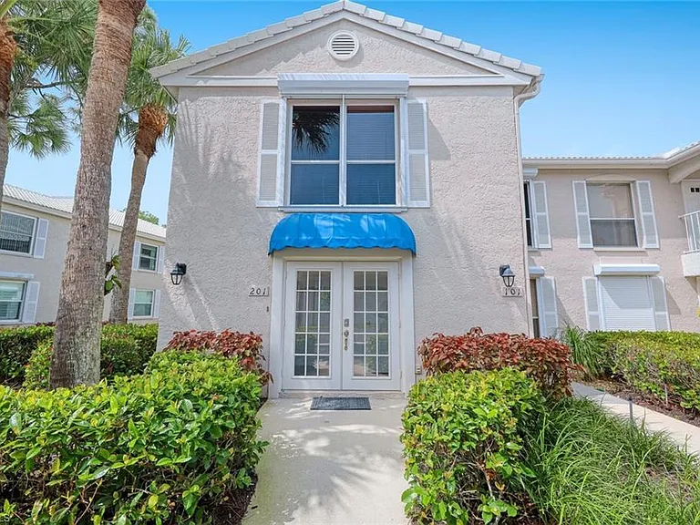 881 Gulf Pavilion Dr #201 — Photo 10