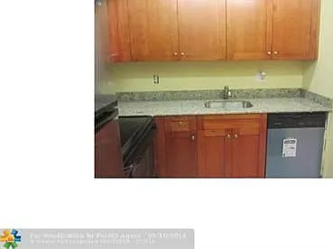 626 NW 13th St #28 — Photo 1