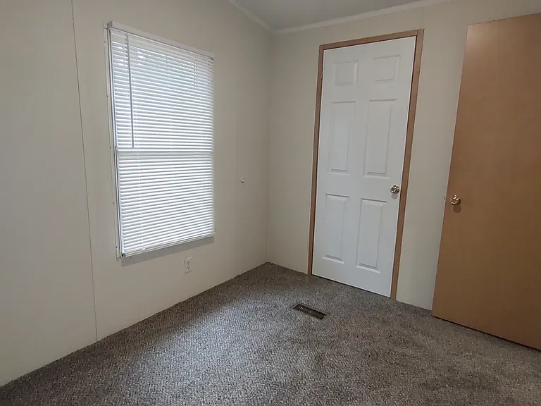 8685 Green Meadows Ln — Photo 16