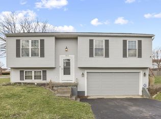 1012 Lateglow Ct, Newark, OH 43055