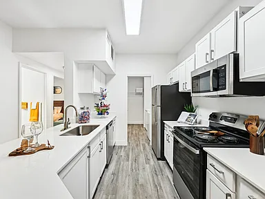 Stone Cliff Apartments