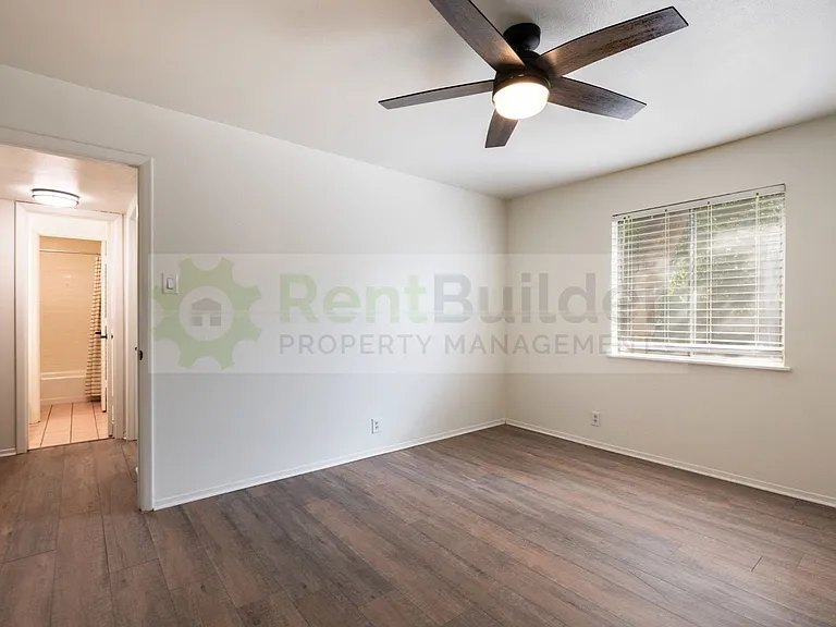 1601 Pennsylvania St NE #4 — Photo 17