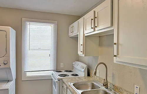 22-24 W Hollister St Photo 1