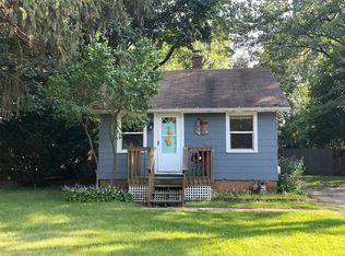 520 Sunset Rd, Benton Harbor, MI 49022