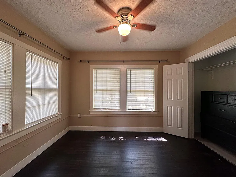 706 W Willis St — Photo 10