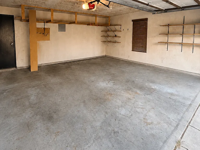 11504 Phoenix Ave NE — Photo 44