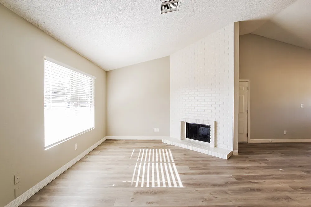 3 bed, 2.0 bath, 1416 sqft, $2,150 — Photo 3
