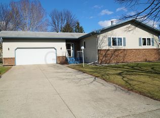 715 6th Ave SE, East Grand Forks, MN 56721