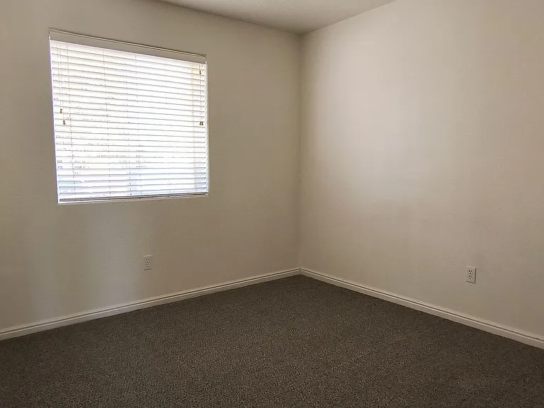 4129 W 300 N — Photo 10