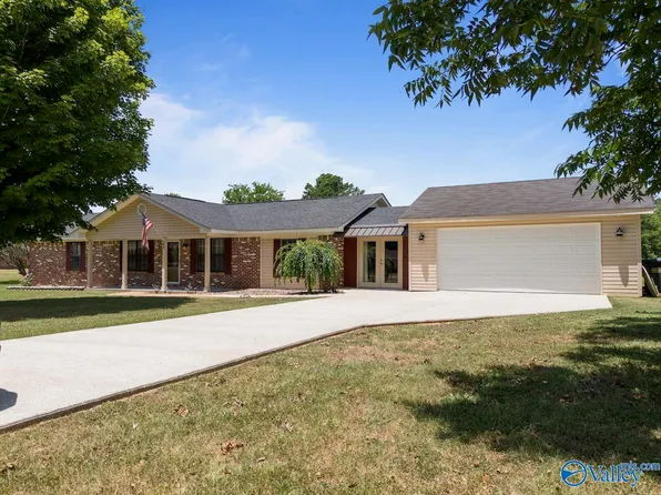 154 Cedar St, Decatur, AL 35603