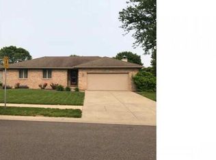 3196 Otter Ln, Springfield, IL 62712