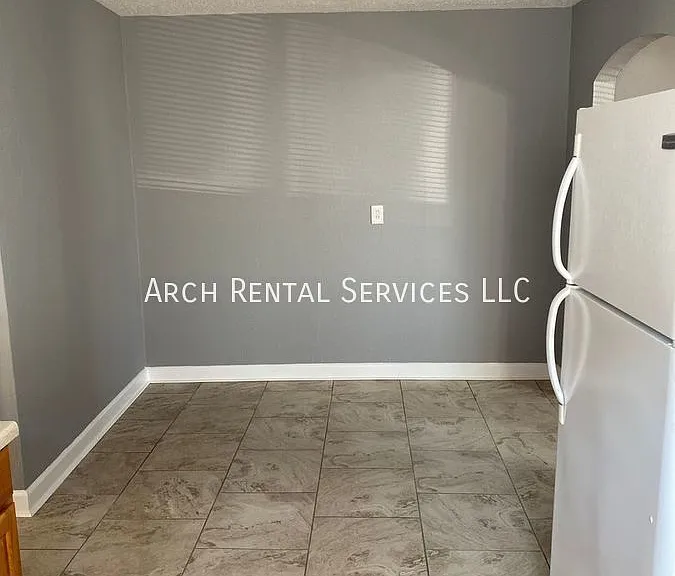 5944 E Victoria Ave — Photo 5