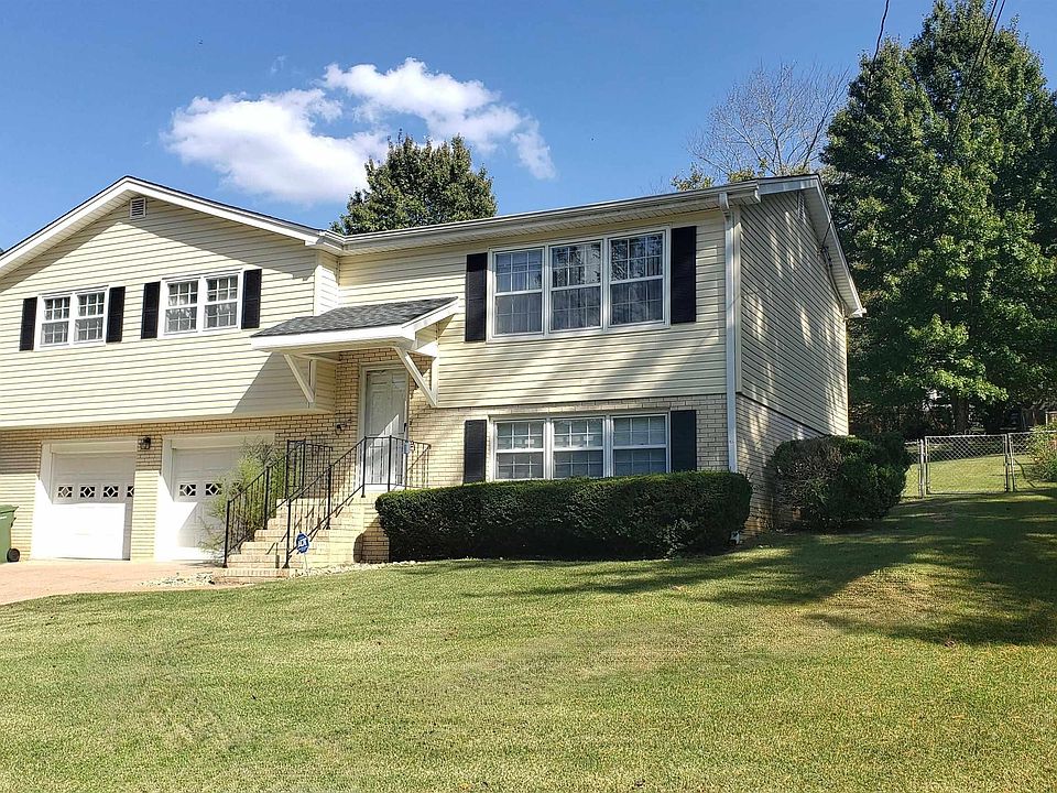1st image of 2709 Briarwood Dr SE