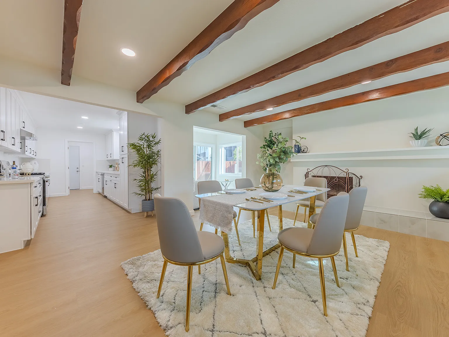 5 bed, 2355 sqft, $9,900 — Photo 2