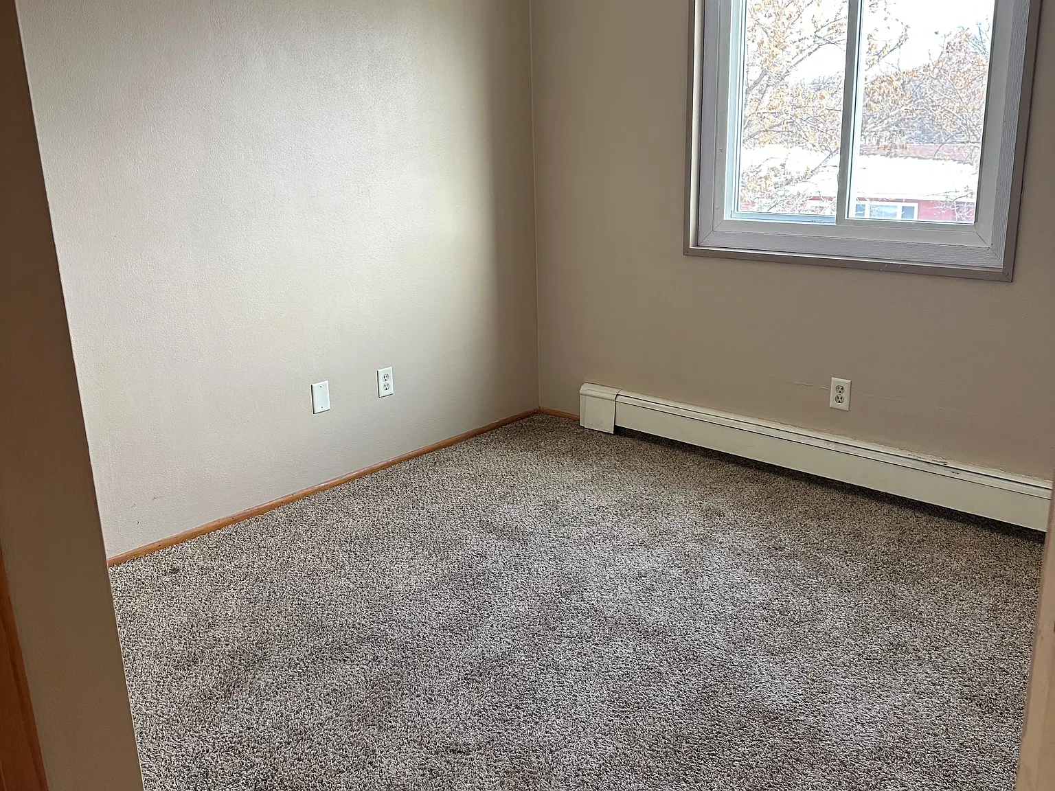 Valley View Apartments — Photo 3