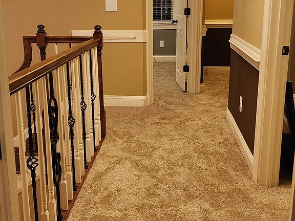 2nd image of 117 Lockewood Ct