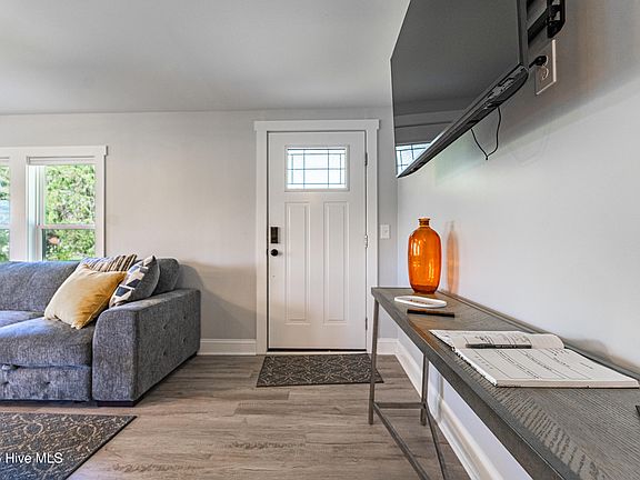 3rd image of 2809 Bill Hooks Road