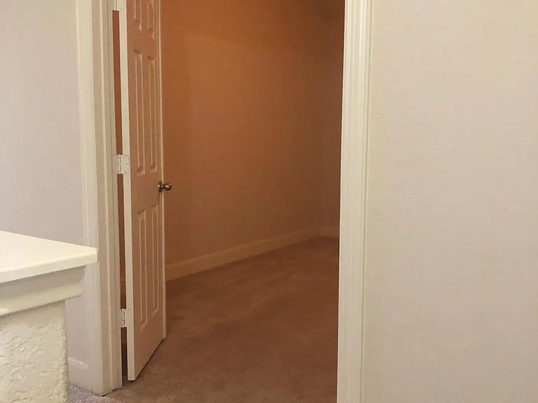 5042 Segovia Way — Photo 24