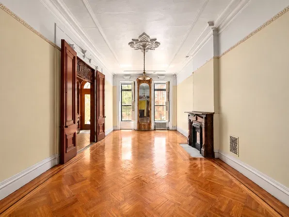 81 Hancock St, Brooklyn, NY 11216