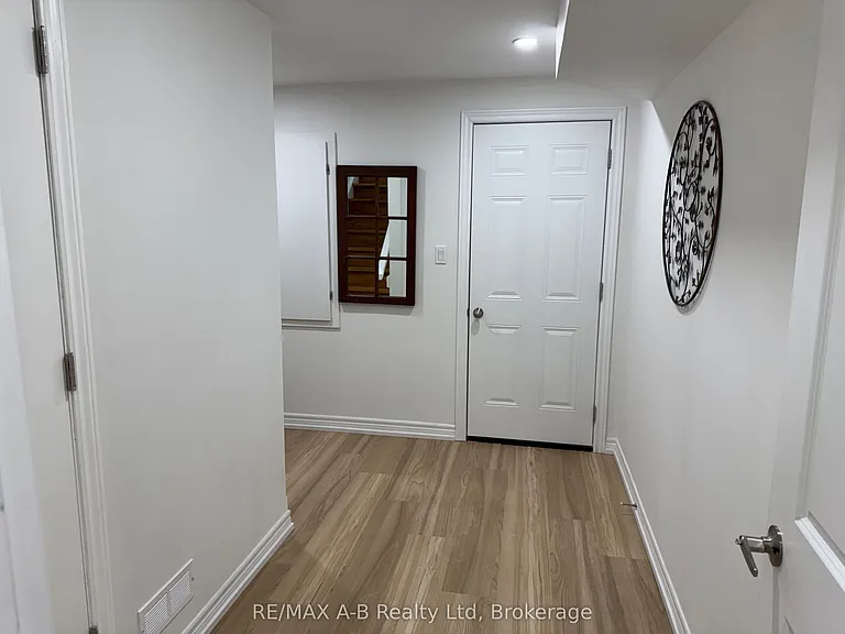 1522 Caen Ave #LOWE — Photo 4
