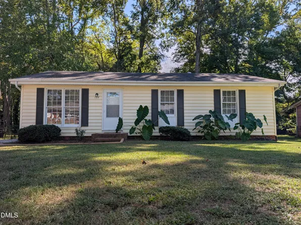 118 E McIver St, Zebulon, NC 27597