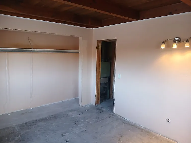 302 Hinde Pl — Photo 10