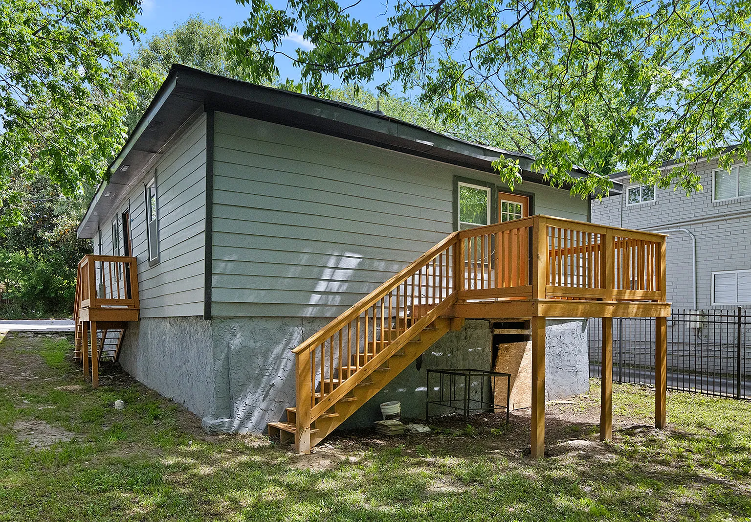 712 North Avenue Northwest - B — Photo 1