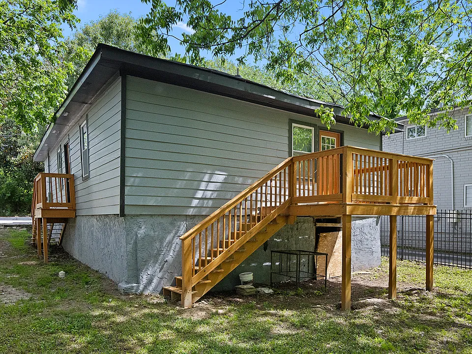 712 North Ave NW #B