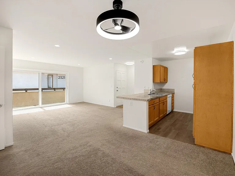 2521 W Sunflower Ave #R8 — Photo 12