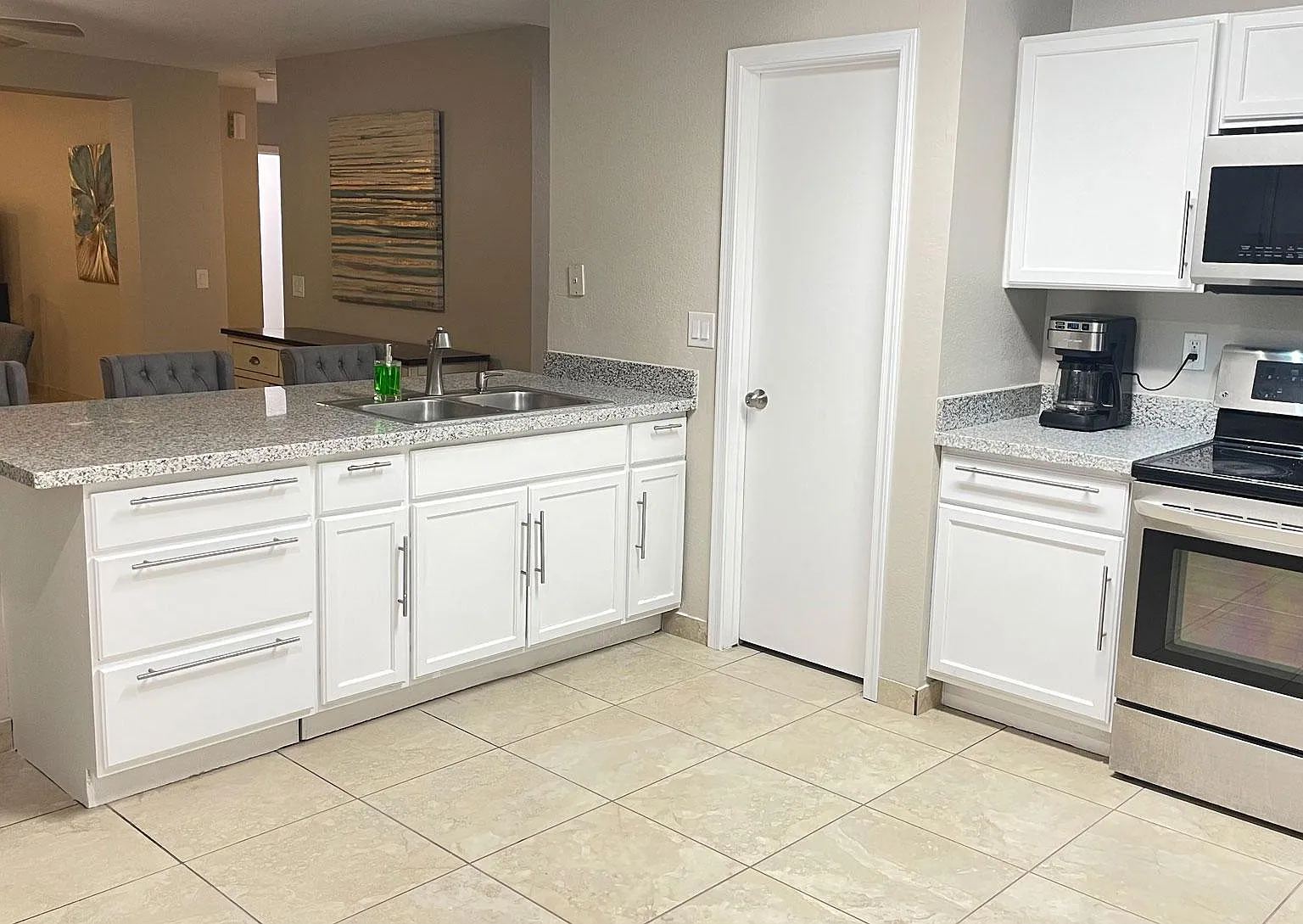 3 bed, 1808 sqft, $3,500 — Photo 2