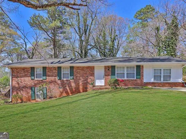 272 Colchester Dr, Stone Mountain, GA 30088