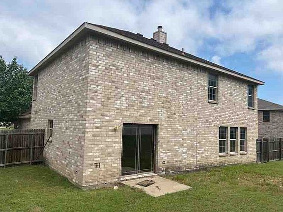 5th image of 332 Bob White Dr