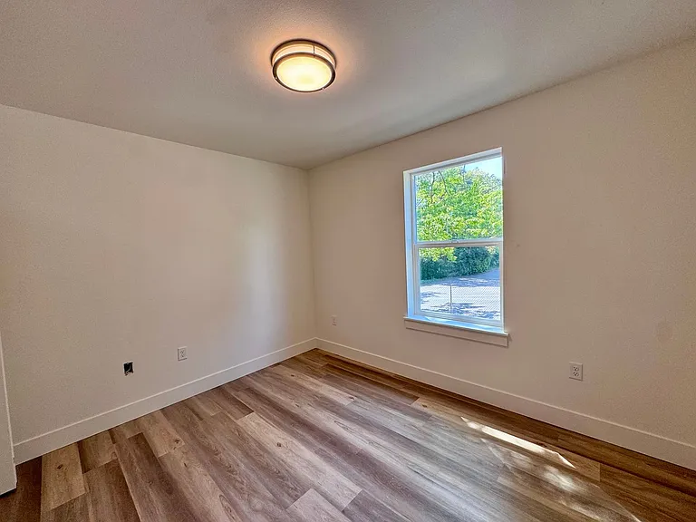 Brand New, Beautiful Townhomes! 2 & 3 Bedrm Units Available — Photo 47
