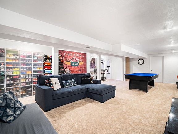 5th image of 157 West Goldleaf AVENUE