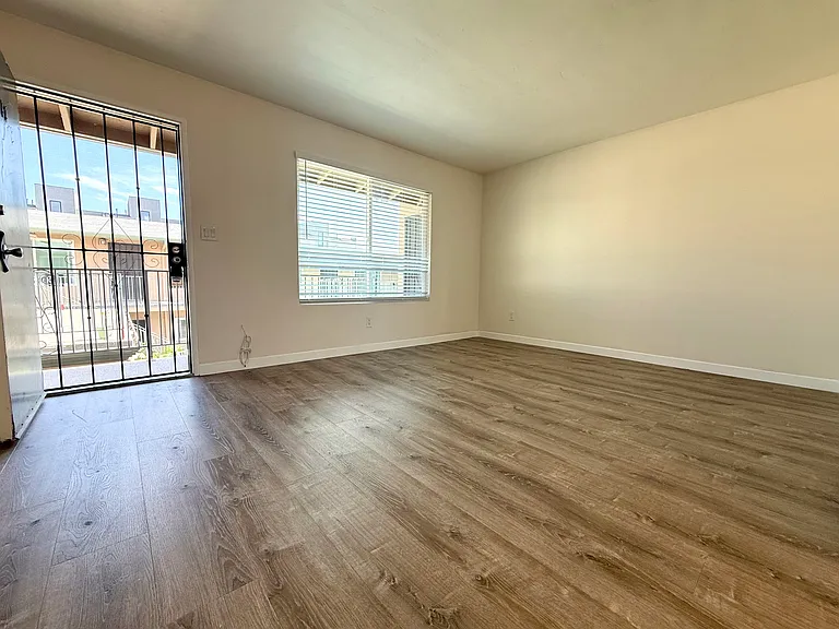 3051 Meade Ave #17 — Photo 4