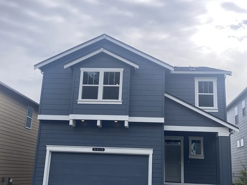2212 Boxcar St NE