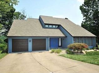 215 Kenrich Dr, Coraopolis, PA