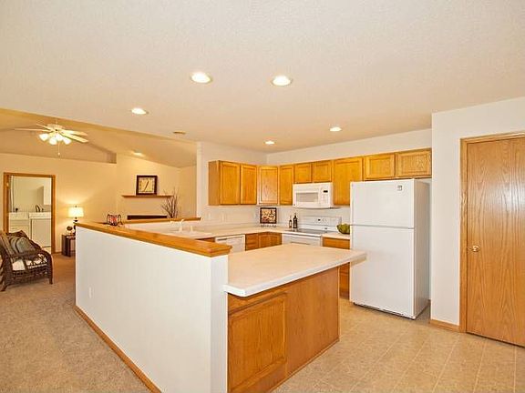 Kitchen, breakfast bar