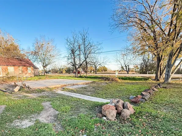 200 Sanford St, Rockdale, TX 76567